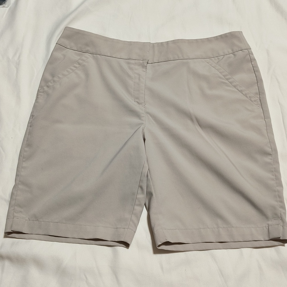 Women's PGA Tour Cream Colored Golf Shorts Size 8